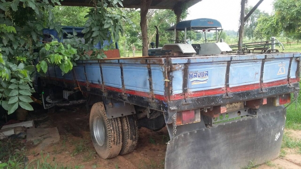 ขายรถบรรทุก issuzu Elf