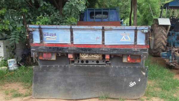 ขายรถบรรทุก issuzu Elf