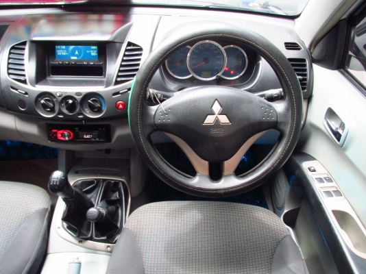 TRITON พลัส  2.5 ขับเคลื่อน4 ล้อ  แต่งแต่งๆ ล้อแม๊กซ์อย่างดี เท่สุดๆเลยคร้า