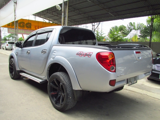 TRITON พลัส  2.5 ขับเคลื่อน4 ล้อ  แต่งแต่งๆ ล้อแม๊กซ์อย่างดี เท่สุดๆเลยคร้า