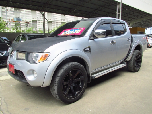 TRITON พลัส  2.5 ขับเคลื่อน4 ล้อ  แต่งแต่งๆ ล้อแม๊กซ์อย่างดี เท่สุดๆเลยคร้า