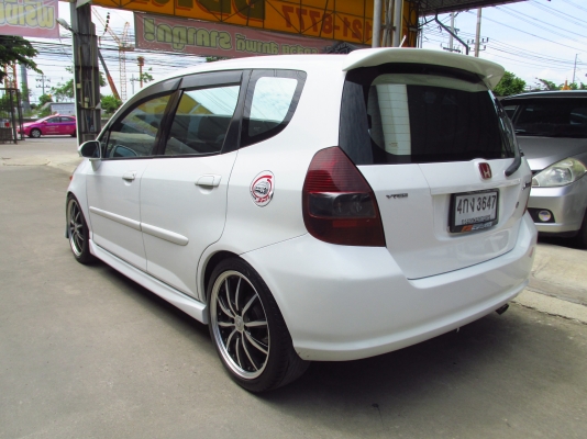 HONDA JAZZ 1.5 ปี2005 เท่มากจ้า แต่งเต็มๆ พร้อมซิ่ง ราคา 259,000 เท่านั้น HONDA JAZZ 1.5 ปี2005 เท่มากจ้า แต่งเต็มๆ พร้อมซิ่ง ราคา 259,000 เท่านั้น