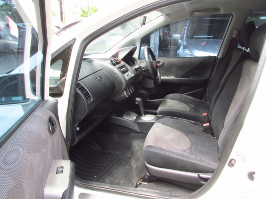 HONDA JAZZ 1.5 ปี2005 เท่มากจ้า แต่งเต็มๆ พร้อมซิ่ง ราคา 259,000 เท่านั้น HONDA JAZZ 1.5 ปี2005 เท่มากจ้า แต่งเต็มๆ พร้อมซิ่ง ราคา 259,000 เท่านั้น