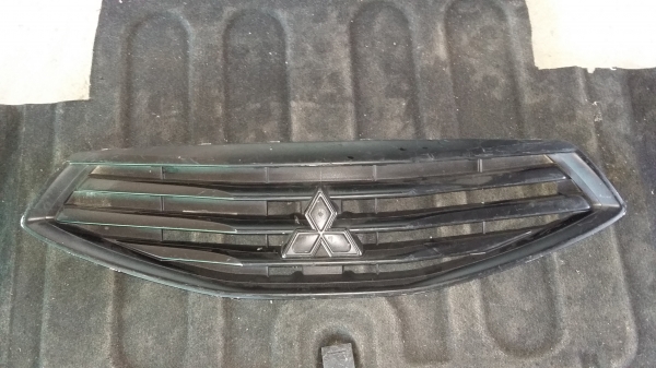 ขายหน้ากระจังMITSUBISHI TRITON ตอนเดียว