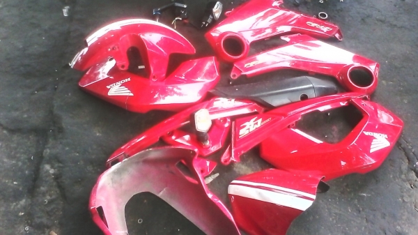 ขายชุดสี msx 125 ครบชุด  เป็นของแท้ๆติดรถ