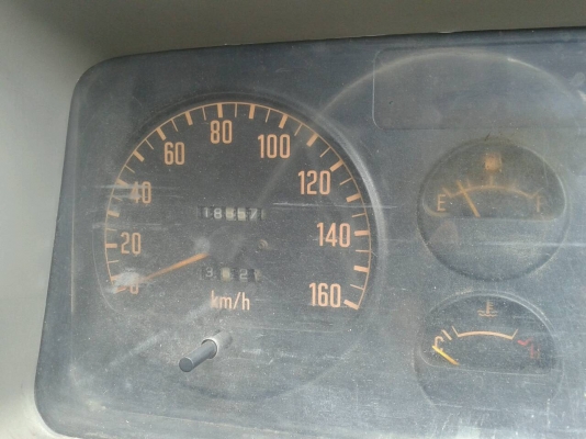 ขายรถบรรทุก 6 ล้อกระบะคาร์โก้ ISUZU NPR 120 แรงม้าฝาดำ ไมล์ 180000 ราคา 420000