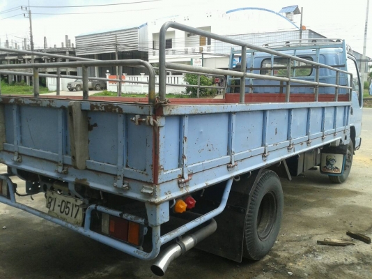 ขายรถบรรทุก 6 ล้อกระบะคาร์โก้ ISUZU NPR 120 แรงม้าฝาดำ ไมล์ 180000 ราคา 420000