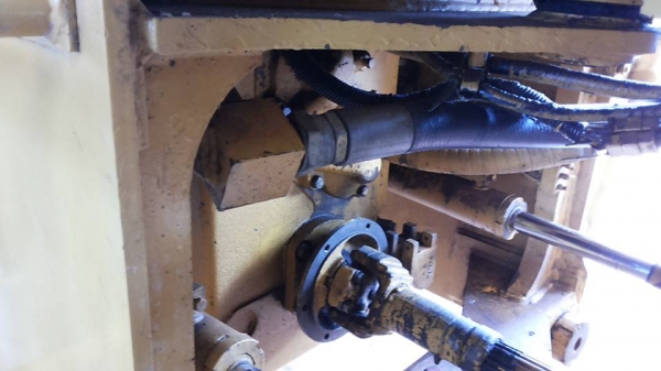 **950,000 บ.ต่อรอง/// รถตักล้อยาง TCM 830 เอวอ่อน **ขาย TCM 830 รถตักล้อยาง เอวอ่อน ขยายบุ้งกี๋ ต่อแขน แล้ว WHEEL LOADER TCM 830 S/N(ซีเรียล) 63800700 เครื่องเดิม ปั้มเดิม เครื่องISUZU 6BB1-6สูบ เครื่องดี แน่น แรงดี ปั้มดี แรงดีครับ แขนดี หนา แข็งแรง ไม่แ