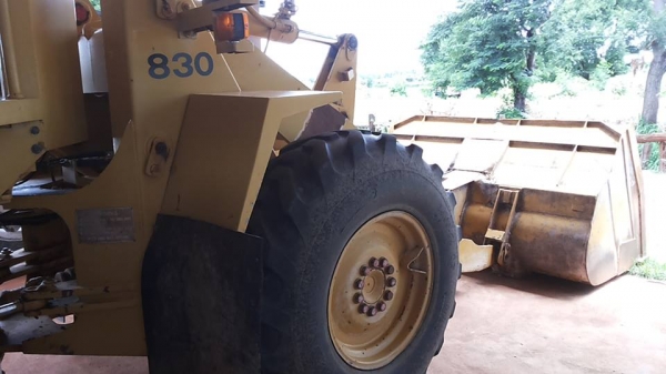 **950,000 บ.ต่อรอง/// รถตักล้อยาง TCM 830 เอวอ่อน **ขาย TCM 830 รถตักล้อยาง เอวอ่อน ขยายบุ้งกี๋ ต่อแขน แล้ว WHEEL LOADER TCM 830 S/N(ซีเรียล) 63800700 เครื่องเดิม ปั้มเดิม เครื่องISUZU 6BB1-6สูบ เครื่องดี แน่น แรงดี ปั้มดี แรงดีครับ แขนดี หนา แข็งแรง ไม่แ