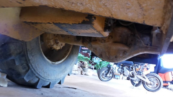 **950,000 บ.ต่อรอง/// รถตักล้อยาง TCM 830 เอวอ่อน **ขาย TCM 830 รถตักล้อยาง เอวอ่อน ขยายบุ้งกี๋ ต่อแขน แล้ว WHEEL LOADER TCM 830 S/N(ซีเรียล) 63800700 เครื่องเดิม ปั้มเดิม เครื่องISUZU 6BB1-6สูบ เครื่องดี แน่น แรงดี ปั้มดี แรงดีครับ แขนดี หนา แข็งแรง ไม่แ