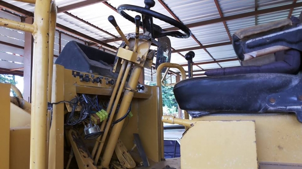 **950,000 บ.ต่อรอง/// รถตักล้อยาง TCM 830 เอวอ่อน **ขาย TCM 830 รถตักล้อยาง เอวอ่อน ขยายบุ้งกี๋ ต่อแขน แล้ว WHEEL LOADER TCM 830 S/N(ซีเรียล) 63800700 เครื่องเดิม ปั้มเดิม เครื่องISUZU 6BB1-6สูบ เครื่องดี แน่น แรงดี ปั้มดี แรงดีครับ แขนดี หนา แข็งแรง ไม่แ