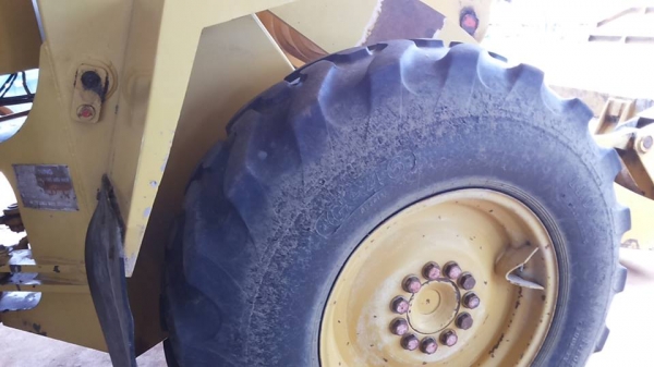 **950,000 บ.ต่อรอง/// รถตักล้อยาง TCM 830 เอวอ่อน **ขาย TCM 830 รถตักล้อยาง เอวอ่อน ขยายบุ้งกี๋ ต่อแขน แล้ว WHEEL LOADER TCM 830 S/N(ซีเรียล) 63800700 เครื่องเดิม ปั้มเดิม เครื่องISUZU 6BB1-6สูบ เครื่องดี แน่น แรงดี ปั้มดี แรงดีครับ แขนดี หนา แข็งแรง ไม่แ