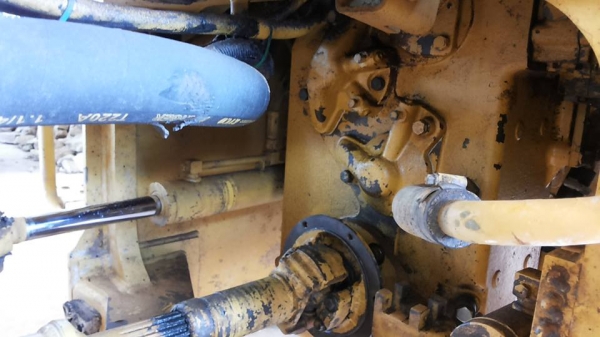 **950,000 บ.ต่อรอง/// รถตักล้อยาง TCM 830 เอวอ่อน **ขาย TCM 830 รถตักล้อยาง เอวอ่อน ขยายบุ้งกี๋ ต่อแขน แล้ว WHEEL LOADER TCM 830 S/N(ซีเรียล) 63800700 เครื่องเดิม ปั้มเดิม เครื่องISUZU 6BB1-6สูบ เครื่องดี แน่น แรงดี ปั้มดี แรงดีครับ แขนดี หนา แข็งแรง ไม่แ