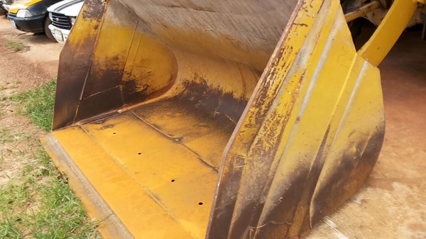 **950,000 บ.ต่อรอง/// รถตักล้อยาง TCM 830 เอวอ่อน **ขาย TCM 830 รถตักล้อยาง เอวอ่อน ขยายบุ้งกี๋ ต่อแขน แล้ว WHEEL LOADER TCM 830 S/N(ซีเรียล) 63800700 เครื่องเดิม ปั้มเดิม เครื่องISUZU 6BB1-6สูบ เครื่องดี แน่น แรงดี ปั้มดี แรงดีครับ แขนดี หนา แข็งแรง ไม่แ