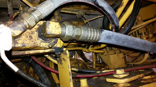 **950,000 บ.ต่อรอง/// รถตักล้อยาง TCM 830 เอวอ่อน **ขาย TCM 830 รถตักล้อยาง เอวอ่อน ขยายบุ้งกี๋ ต่อแขน แล้ว WHEEL LOADER TCM 830 S/N(ซีเรียล) 63800700 เครื่องเดิม ปั้มเดิม เครื่องISUZU 6BB1-6สูบ เครื่องดี แน่น แรงดี ปั้มดี แรงดีครับ แขนดี หนา แข็งแรง ไม่แ