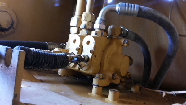 **950,000 บ.ต่อรอง/// รถตักล้อยาง TCM 830 เอวอ่อน **ขาย TCM 830 รถตักล้อยาง เอวอ่อน ขยายบุ้งกี๋ ต่อแขน แล้ว WHEEL LOADER TCM 830 S/N(ซีเรียล) 63800700 เครื่องเดิม ปั้มเดิม เครื่องISUZU 6BB1-6สูบ เครื่องดี แน่น แรงดี ปั้มดี แรงดีครับ แขนดี หนา แข็งแรง ไม่แ