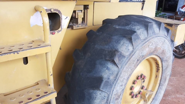 **950,000 บ.ต่อรอง/// รถตักล้อยาง TCM 830 เอวอ่อน **ขาย TCM 830 รถตักล้อยาง เอวอ่อน ขยายบุ้งกี๋ ต่อแขน แล้ว WHEEL LOADER TCM 830 S/N(ซีเรียล) 63800700 เครื่องเดิม ปั้มเดิม เครื่องISUZU 6BB1-6สูบ เครื่องดี แน่น แรงดี ปั้มดี แรงดีครับ แขนดี หนา แข็งแรง ไม่แ