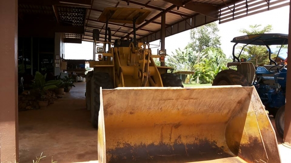 **950,000 บ.ต่อรอง/// รถตักล้อยาง TCM 830 เอวอ่อน **ขาย TCM 830 รถตักล้อยาง เอวอ่อน ขยายบุ้งกี๋ ต่อแขน แล้ว WHEEL LOADER TCM 830 S/N(ซีเรียล) 63800700 เครื่องเดิม ปั้มเดิม เครื่องISUZU 6BB1-6สูบ เครื่องดี แน่น แรงดี ปั้มดี แรงดีครับ แขนดี หนา แข็งแรง ไม่แ