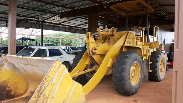 **950,000 บ.ต่อรอง/// รถตักล้อยาง TCM 830 เอวอ่อน **ขาย TCM 830 รถตักล้อยาง เอวอ่อน ขยายบุ้งกี๋ ต่อแขน แล้ว WHEEL LOADER TCM 830 S/N(ซีเรียล) 63800700 เครื่องเดิม ปั้มเดิม เครื่องISUZU 6BB1-6สูบ เครื่องดี แน่น แรงดี ปั้มดี แรงดีครับ แขนดี หนา แข็งแรง ไม่แ