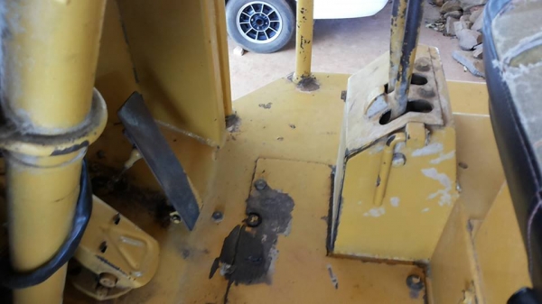 **950,000 บ.ต่อรอง/// รถตักล้อยาง TCM 830 เอวอ่อน **ขาย TCM 830 รถตักล้อยาง เอวอ่อน ขยายบุ้งกี๋ ต่อแขน แล้ว WHEEL LOADER TCM 830 S/N(ซีเรียล) 63800700 เครื่องเดิม ปั้มเดิม เครื่องISUZU 6BB1-6สูบ เครื่องดี แน่น แรงดี ปั้มดี แรงดีครับ แขนดี หนา แข็งแรง ไม่แ