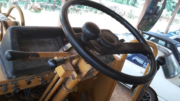 **950,000 บ.ต่อรอง/// รถตักล้อยาง TCM 830 เอวอ่อน **ขาย TCM 830 รถตักล้อยาง เอวอ่อน ขยายบุ้งกี๋ ต่อแขน แล้ว WHEEL LOADER TCM 830 S/N(ซีเรียล) 63800700 เครื่องเดิม ปั้มเดิม เครื่องISUZU 6BB1-6สูบ เครื่องดี แน่น แรงดี ปั้มดี แรงดีครับ แขนดี หนา แข็งแรง ไม่แ