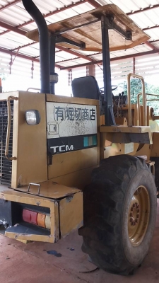**950,000 บ.ต่อรอง/// รถตักล้อยาง TCM 830 เอวอ่อน **ขาย TCM 830 รถตักล้อยาง เอวอ่อน ขยายบุ้งกี๋ ต่อแขน แล้ว WHEEL LOADER TCM 830 S/N(ซีเรียล) 63800700 เครื่องเดิม ปั้มเดิม เครื่องISUZU 6BB1-6สูบ เครื่องดี แน่น แรงดี ปั้มดี แรงดีครับ แขนดี หนา แข็งแรง ไม่แ