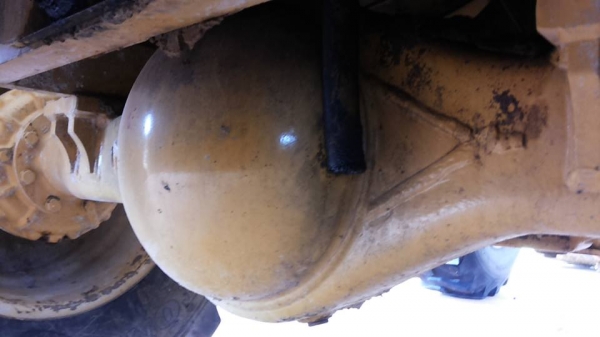 **950,000 บ.ต่อรอง/// รถตักล้อยาง TCM 830 เอวอ่อน **ขาย TCM 830 รถตักล้อยาง เอวอ่อน ขยายบุ้งกี๋ ต่อแขน แล้ว WHEEL LOADER TCM 830 S/N(ซีเรียล) 63800700 เครื่องเดิม ปั้มเดิม เครื่องISUZU 6BB1-6สูบ เครื่องดี แน่น แรงดี ปั้มดี แรงดีครับ แขนดี หนา แข็งแรง ไม่แ