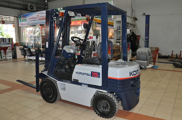 ขายรถโฟล์คลิฟท์มือสอง KOMATSU รุ่น FG15-15 ราคา 135,000 บาท นำเข้าจากประเทศญี่ปุ่น 100\% ไม่เคยใช้งานในประเทศไทย