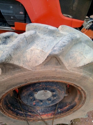 ขายรถไถ KUBOTA M9540 ใบมีดดันหน้า 3000 ชม.เอกสารเล่มทะเบียน ราคา 550000