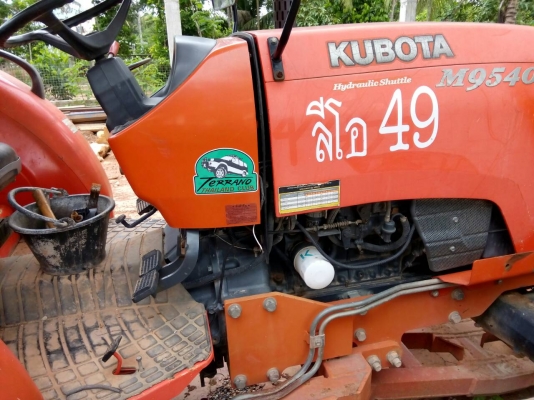 ขายรถไถ KUBOTA M9540 ใบมีดดันหน้า 3000 ชม.เอกสารเล่มทะเบียน ราคา 550000
