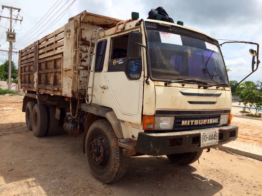 ขายด่วน. รถสิบล้อสองเพลาดั้มพ์. Mitsu.  Tf. สภาพดี.  พร้อมใช้งาน