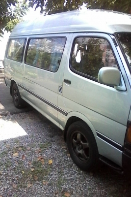 ขายด่วนรถตูหลังคาสูงยังไม่ได้ขายครับ170000