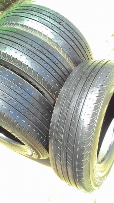 205/70R15 BRIDGESTONE DURAVIS R611 ไม่มีปะ ชุด 4 เส้น ปี2013 tel.081-427-3941