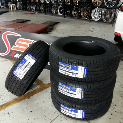 ขายยางใหม่ GOODYEAR Eagle NCT5 215/60-16 เส้นละ 2500