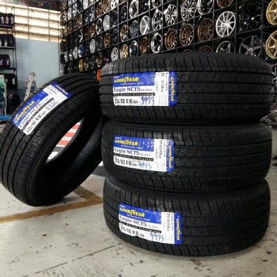 ขายยางใหม่ GOODYEAR Eagle NCT5 215/60-16 เส้นละ 2500