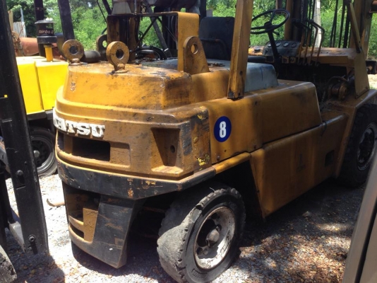 ขายรถโฟ๊คลิ๊ฟโคมัสสุดีเซล6สูบ งาปรับได้ งายาว เครื่องมิตรซู6DR5 เครื่องแน่นพร้อมใช้งาน ยก 3.5 ตัน ขาย 170000 บาทครับ