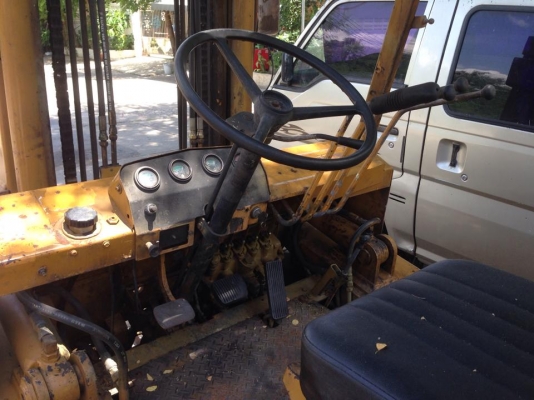 ขายรถโฟ๊คลิ๊ฟโคมัสสุดีเซล6สูบ งาปรับได้ งายาว เครื่องมิตรซู6DR5 เครื่องแน่นพร้อมใช้งาน ยก 3.5 ตัน ขาย 170000 บาทครับ