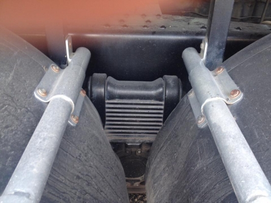 รถบรรทุกน้ำมัน 200 แรง ปี 2547 ยูโร 2 รถ 2 เพลา รถสวยมากๆ เล่มพร้อม รถบรรทุกน้ำมัน 200 แรง ปี 2547 ยูโร 2 รถ 2 เพลา รถสวยมากๆ เล่มพร้อม