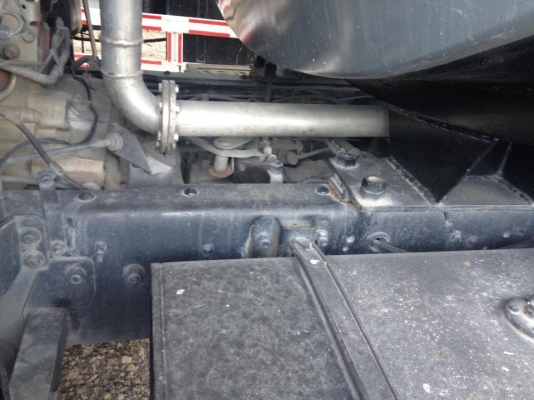 รถบรรทุกน้ำมัน 200 แรง ปี 2547 ยูโร 2 รถ 2 เพลา รถสวยมากๆ เล่มพร้อม รถบรรทุกน้ำมัน 200 แรง ปี 2547 ยูโร 2 รถ 2 เพลา รถสวยมากๆ เล่มพร้อม