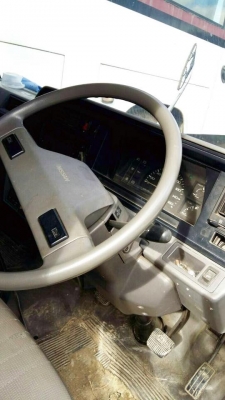 รถตู้ nissan อดีตรถราชการ ฝาสูบดำ td25 พร้อมใช้งาน (วิ่ง 150,000 กม.)