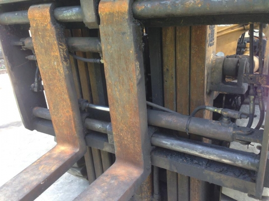 ขายรถโฟ๊คลิ๊ฟโคมัสสุดีเซล6สูบ เครื่องโคมัสสุ6D95 งาปรับได้ เสา3ท่อน เหมาะยกของเข้าตู้คอนเทเนอร์หรืองานหนัก งายาว เครื่องแน่นพร้อมใช้งาน ยกได้ 3.5 ตัน ยางสวยยางตัน ขาย 230000 บาท