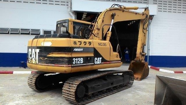 CAT 312B #2HR00931 ใช้งานสี่พันกว่าชั่วโมง อยู่ไทยแล้วนะคะ