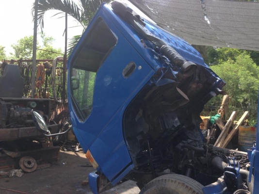 ขายหัวรถNPR การ์ตูนกระจกไฟฟ้า ใช้งานได้อุปกรณ์ครบ ขาย 48000 บาท