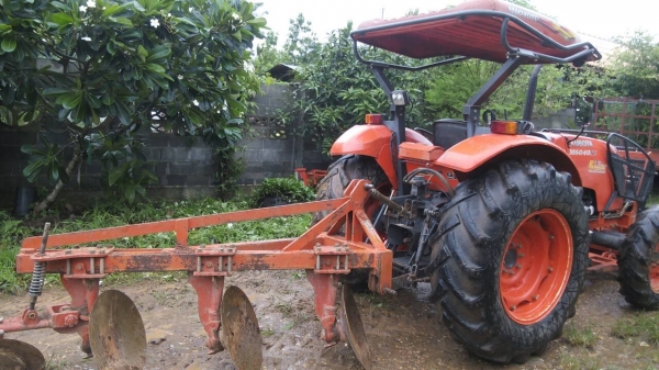 KUBOTA M6040 หาง3 หาง6 ใบดัน 4,400ชม รถสวยห้างแท้ สีเดิมไม่เคยทำสี