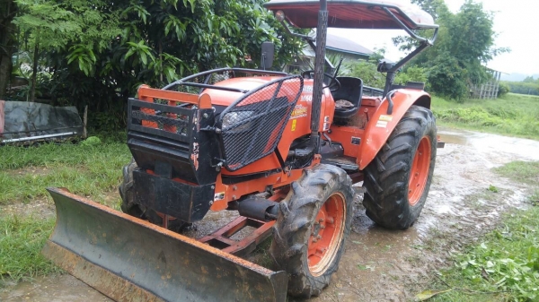 KUBOTA M6040 หาง3 หาง6 ใบดัน 4,400ชม รถสวยห้างแท้ สีเดิมไม่เคยทำสี