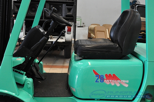 ขายรถโฟล์คลิฟท์มือสอง MITSUBISHI รุ่น FG20  ราคา 175,000 บาท นำเข้าจากประเทศญี่ปุ่น 100\% ไม่เคยใช้งานในประเทศไทย