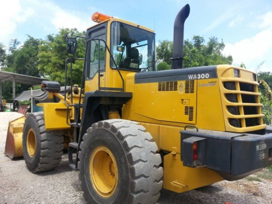 KOMATSU WA300-3E นำเข้าจากญี่ปุ่น สภาพเดิมๆ สวยมาก 090-986-2521 อ๊อบ