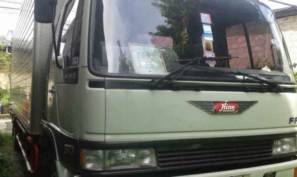 6 ล้อตู้ 7.20 ม. HINO 195 แรง รถห้างแท้ FF3HNKA เครื่อง H07D รถสวยสภาพดีมาก เครื่องสวย คัสซีสวย 6 ล้อตู้ 7.20 ม. HINO 195 แรง รถห้างแท้ FF3HNKA เครื่อง H07D รถสวยสภาพดีมาก เครื่องสวย คัสซีสวย