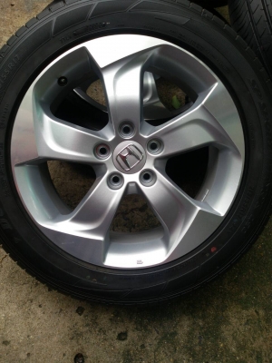 ล้อ HONDA HRV ขอบ 17 พร้อมยาง 215 55 17 ชุดล่ะ 14,500