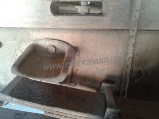 รถบรรทุก 6 ล้อ HINO KM777 กระบะบรรทุก  117 แรงม้า  ปีจดทะเบียน 2531